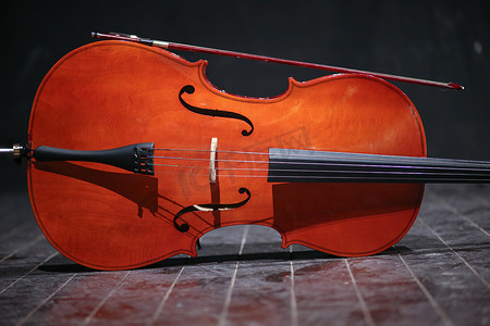 交响乐团摄影照片_交响乐团 大提琴 小提琴