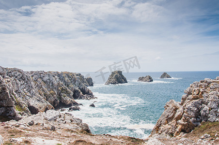 浮夸的摄影照片_Pointe de Pen-hir 位于 Camaret-sur-mer 的 Crozon 半岛