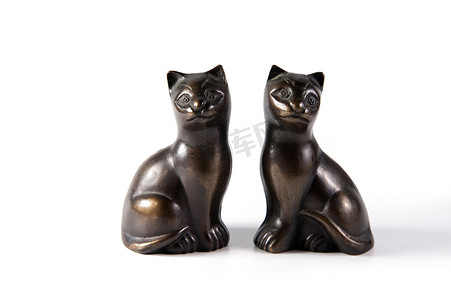 雕塑青铜摄影照片_青铜黑猫雕像
