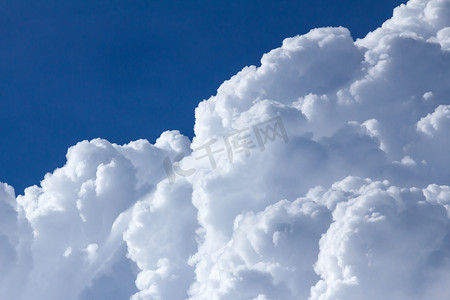双十一主图大气摄影照片_蓝天白云