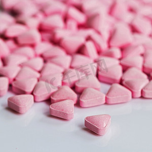 一堆药用粉红色药丸