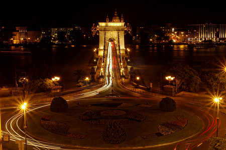 匈牙利链桥的夜景