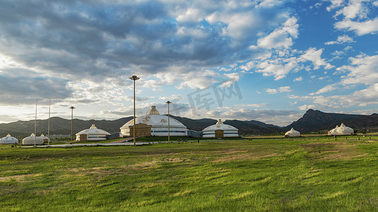 内蒙古草原蒙古包夏季