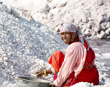 柯柯盐湖摄影照片_盐厂，Sambhar 盐湖，拉贾斯坦邦，印度