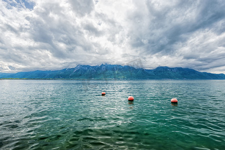日内瓦湖摄影照片_蒙特勒附近的日内瓦湖全景
