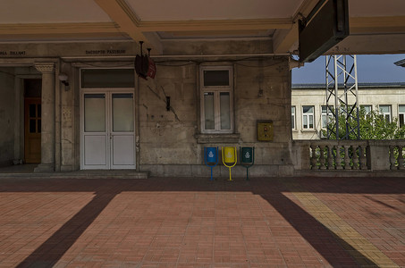 Ruse 火车站站台的海关和护照检查