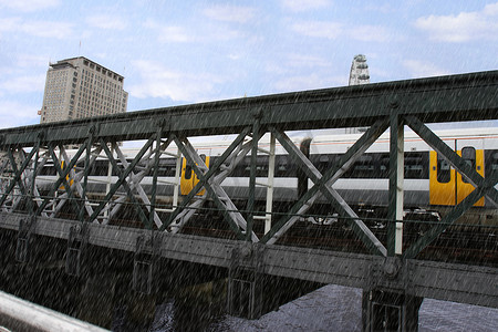 伦敦 城市 桥梁 雨