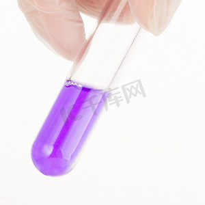 试管中的紫色液体