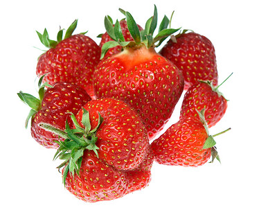 可口草莓摄影照片_新鲜可口的草莓在白色背景下被隔离