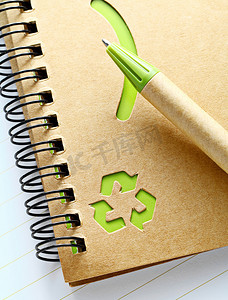 注意环保摄影照片_回收纸制笔记本