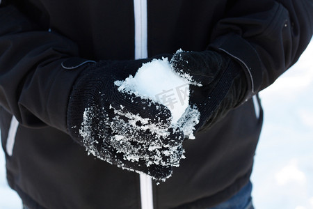 滚雪球摄影照片_滚雪球