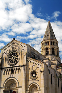 法国尼姆的哥特式教堂