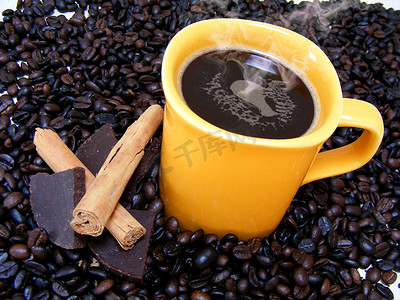 咖啡饮料海报摄影照片_咖啡豆美食