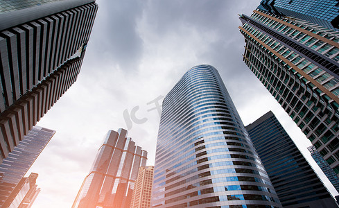 常见的现代商业摩天大楼、高楼大厦、拔地而起的建筑。