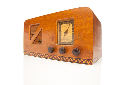 1940 年代的老式收音机