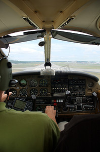 小型飞机（飞机）驾驶舱