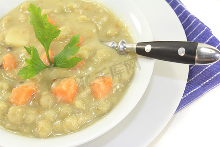 胡萝卜豌豆汤