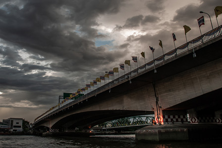 phra摄影照片_Phra Phuttha Yodfa 桥，纪念桥，曼谷，泰国