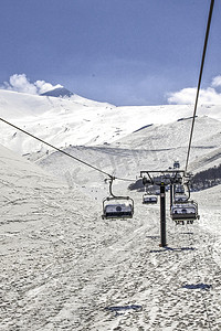 滑雪线摄影照片_埃特纳火山上的缆车