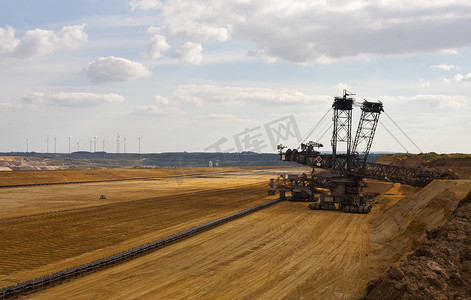 煤矿开采摄影照片_巨型斗轮挖掘机
