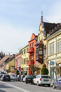 中世纪现代摄影照片_锡吉什瓦拉，罗马尼亚的现代街道