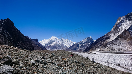 巴基斯坦喀喇昆仑山康科迪亚的 K2 和布洛阿特峰