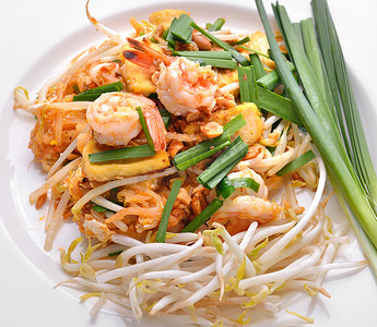 肥肠炒面摄影照片_泰国菜 Pad thai，用虾炒面