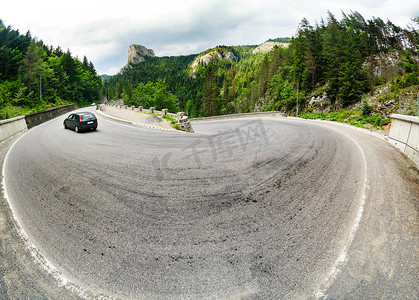 轮到山路