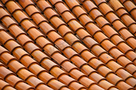金棕色釉面亚洲古董屋顶瓦片