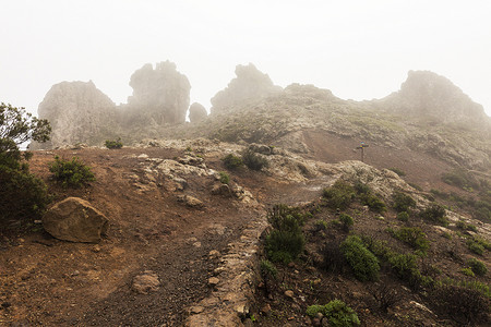 通往 Roque Nublo 的小径