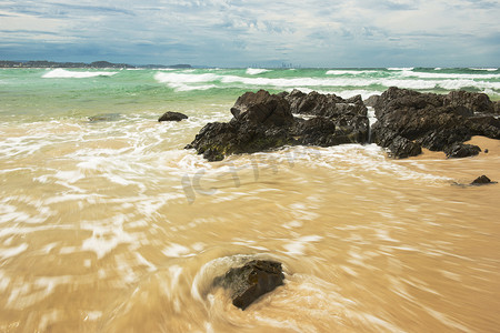 新南威尔士州鲷鱼岩的海浪和海滩