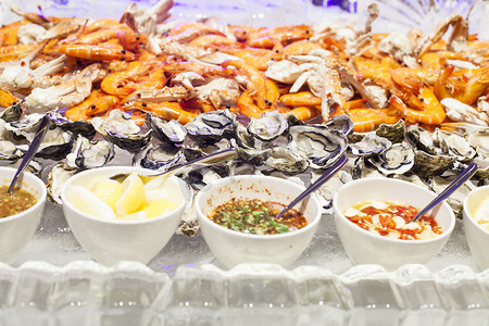 食物冰摄影照片_餐厅的冰镇海鲜自助餐。