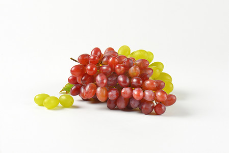 红葡萄摄影照片_红葡萄和白葡萄