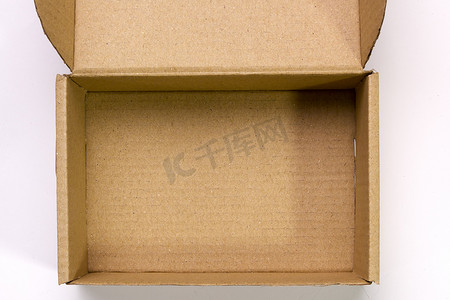 纸箱摄影照片_一个打开的纸箱