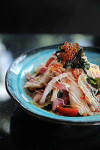 日式海鲜摄影照片_日式海鲜沙拉