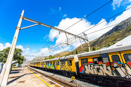 断点摄影照片_南非圣詹姆斯火车站