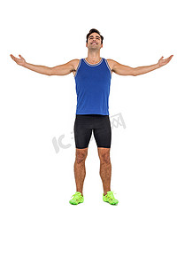 运动天赋摄影照片_运动员男子张开双臂站立
