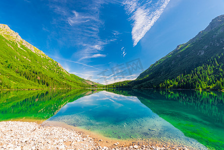 美丽的湖泊，位于 Tatra Morskoe Ok 山区