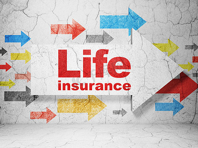 人寿保险背景摄影照片_保险概念： 垃圾墙背景上带人寿保险的箭头