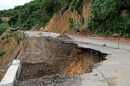 秘鲁山区的断路