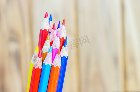 彩色铅笔创意艺术摄影照片_彩色铅笔