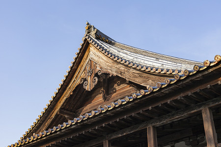 日本京都京都二条城的二之丸宫屋顶。