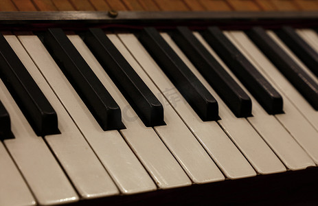 关闭旧的老式钢琴键盘