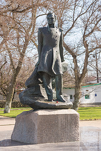 俄罗斯塔曼 — 2016 年 3 月 8 日：塔曼市中心米哈伊尔·莱蒙托夫纪念碑特写
