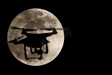 无人机和超级月亮的轮廓，满月