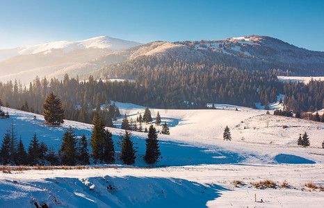 Borzhava 山脊在冬天