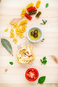 意大利食品概念各种橄榄油味意大利面