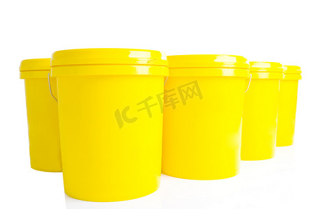 塑料桶摄影照片_工业用油和润滑油产品