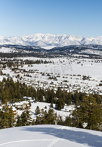2017下雪摄影照片_俯瞰加利福尼亚州猛犸湖，2017 年 1 月，创纪录的 sn