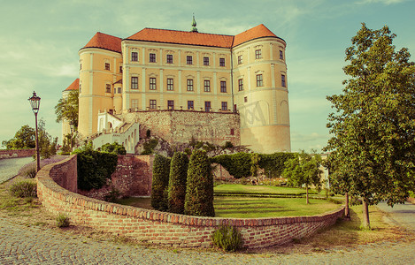 鼠标指针库洛米摄影照片_著名的米库洛夫城堡